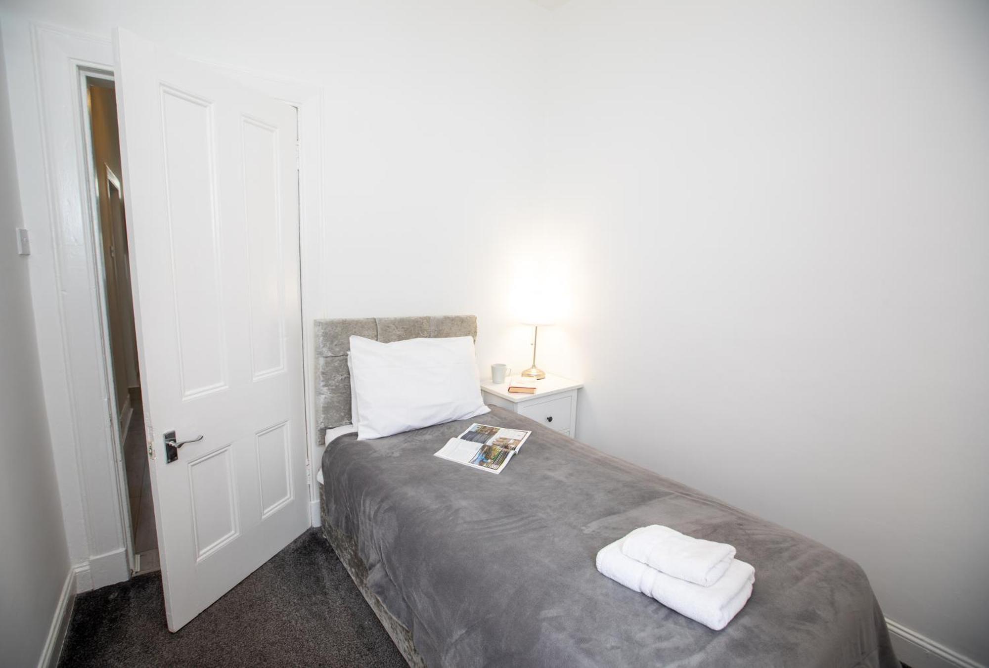 Glebe Street Apartment Leven  Exterior photo